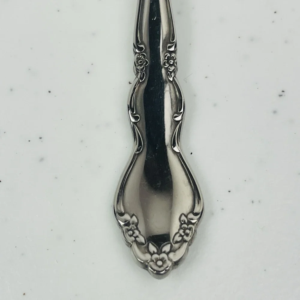 Oneida Dover Cube Set of 2 Oval Soup Spoons Heirloom Stainless Flatware